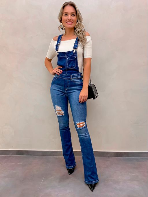 macacão jeans com camisa xadrez