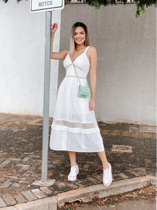 vestido midi cor clara